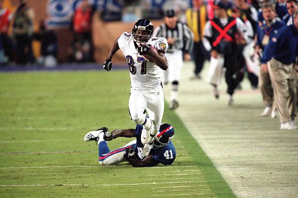 football-super-bowl-xxxv-baltimore-ravens-qadry-ismail-in-action-vs-picture-id84224143